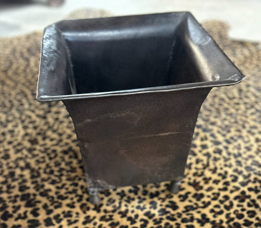 Bronze planter